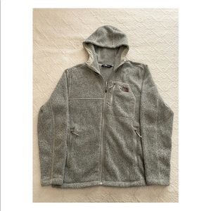 THE NORTH FACE
MEN’S GORDON LYONS HOODIE
GREY